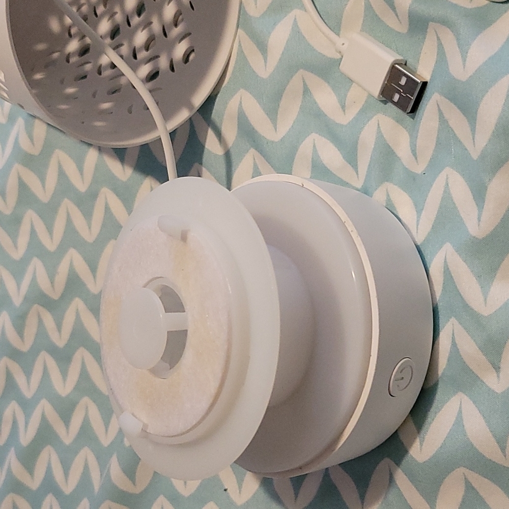 Essential oil diffuser - Picture 3 of 3